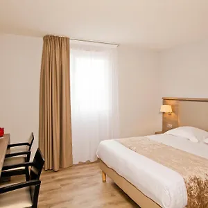 Séjours&affaires Marie Curie Apartahotel
